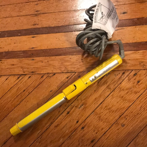 Drybar Accessories - Drybar 3 day bender curling iron 1in barrel